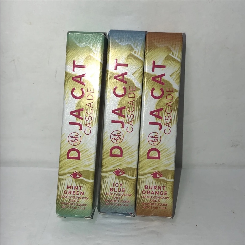 Doja Cat eyeshadows